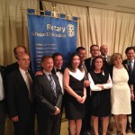 I presidenti degli 8 club Rotary del Gruppo Ghirlandina, l'Assistente del Governatore Clemente Ingenito e la direttrice del Festival Filosofia, Michelina Borsari